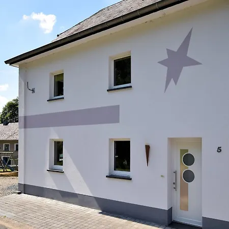 In Saint Vith With Terrace Ferienhaus Schoenberg