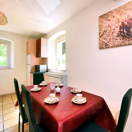 In Saint Vith With Terrace * Schoenberg