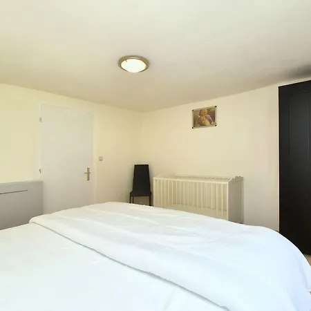 Spacious In Saint Vith With Terrace Schoenberg